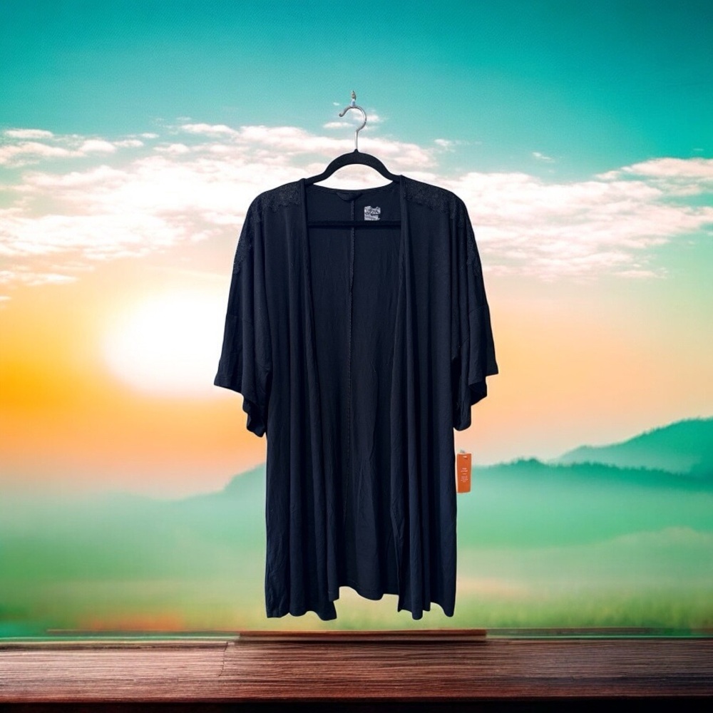 NWT Gilligan & O’Malley Black Robe with Lace